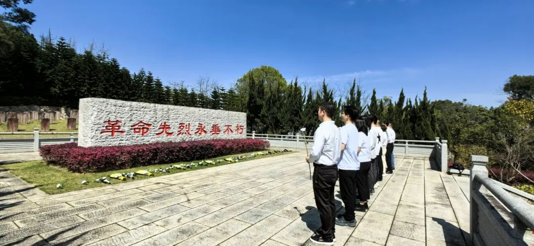 85d8491c56fa8afcab677e2b5b53b253.jpg 85d8491c56fa8afcab677e2b5b53b253.jpg